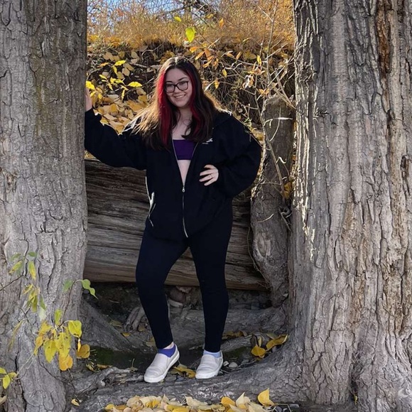 Meet your Posher, Alexandria - Picture 4 of 4